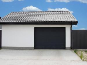 Construire un garage : astuces et avantages essentiels